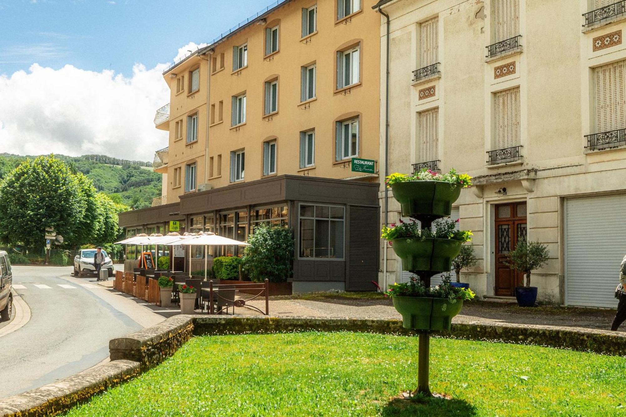 Logis Hotel Restaurant De France Saint-Geniez-dʼOlt Exterior foto